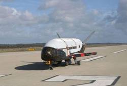 X-37B prototipas bandymų metu