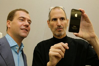 Kodėl Steve Jobs susitiko su Rusijos prezidentu D. Medvedevu?