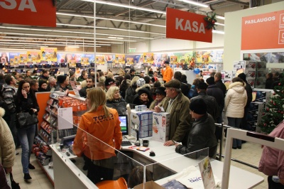 Marijampolėje  - ką tik atidaryto „Topo centro“ apgultis