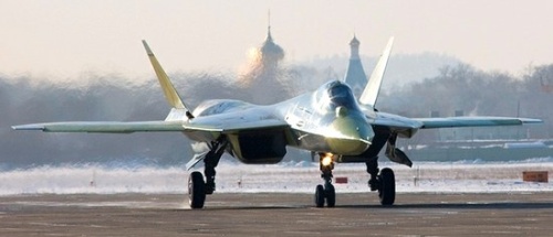 Koncepcinis rusų naikintuvas „T-50 Su PAK FA“ serijiniu virs 2015 m.