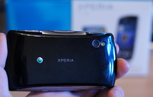 „Xperia Play“ – „Sony Playstation“ žaidimų telefonas