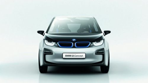 BMW pristatė koncepcinių elektromobilių „i8“ ir „i3“ galutinę viziją