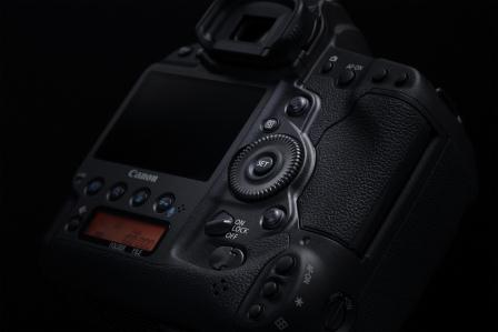 Su „EOS-1D X“ „Canon“ atveria naujas galimybes profesionalams