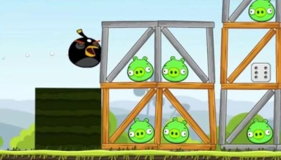 „Angry Birds“ keliasi į „Facebook“