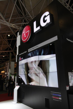 LG pristato ekonomiškus LED ir skystųjų kristalų ekranus verslui