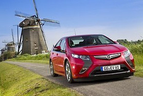 „Opel“ pradėjo elektromobilio „Ampera“ pristatymus klientams