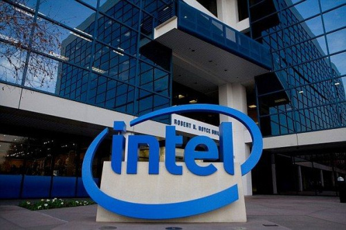 „Intel“ 2015 m. rinkai pateiks savaime besimokančius kompiuterius