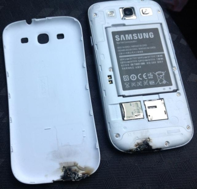 „Samsung Galaxy S III“ užsidegė ir išlydė savo korpusą