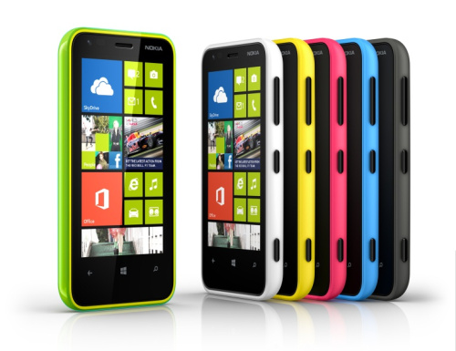 „Nokia“ pristatė trečiąjį, pigiausią telefoną su „Windows Phone 8“ – „Nokia Lumia 620“