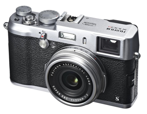 „Fujifilm“ pristato naują fotoaparatą „X100S“: pripažintus pirmtako privalumus papildo naujos technologijos