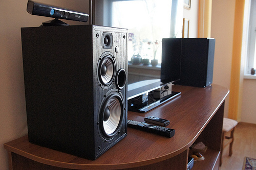 „Edifier Studio 7“ stereo garso sistema („Edifier R2700“)