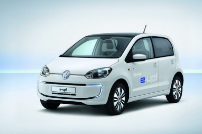 Pirmasis „Volkswagen“ elektromobilis „e-up!“ rinkoje pasirodys rudenį