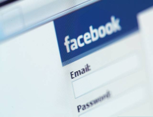 „Facebook“ vykdoma politika žlugdo programėlių kūrėjus?