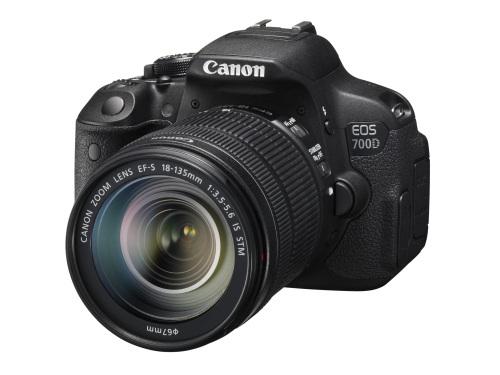 „Canon“ pristato skaitmeninius fotoaparatus „EOS 700D“ ir „EOS 100D“