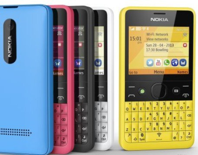 Deja, tačiau QWERTY klaviatūra apginkluoto „Lumia“ išmaniojo taip ir neišvysime