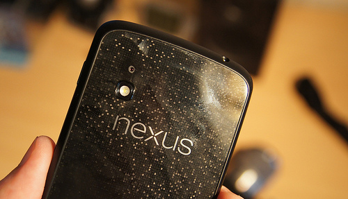 „LG Nexus 4“ – oficialus „Google“ telefonas Lietuvoje