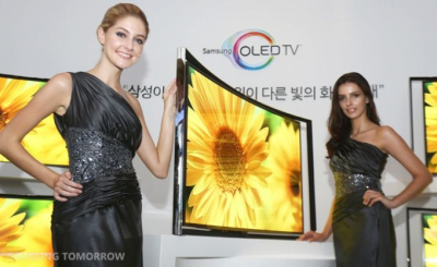 „Samsung“ į prekybą išleidžia lenktą OLED televizorių