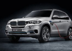 „BMW X5“ ateitis – elektra įkraunamas hibridas