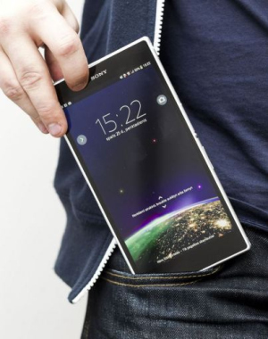 Gigantiškas išmanusis „Sony Xperia Z Ultra“: šalin kompleksus!