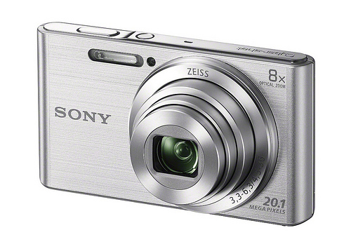 Nauji „Sony“ kompaktiški fotoaparatai – kokybiškesnė alternatyva telefoninei fotografijai