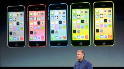 „Apple“ negali parduoti jau pagamintų 3 mln. „iPhone 5C“