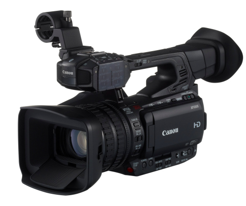 „Canon“ filmavimo profesionalams pristato naujas kompaktines kameras XF205 ir XF200