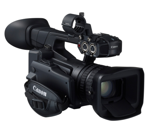 „Canon“ filmavimo profesionalams pristato naujas kompaktines kameras XF205 ir XF200