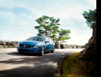 „Volvo V60 Plug-in Hybrid“ ir „R-Design“ – galingas tandemas