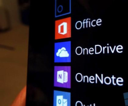 „OneDrive“ verslui kainas „nukirpo“ 50 proc.