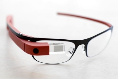 Antros kartos „Google Glass“ gaus OLED ekraną