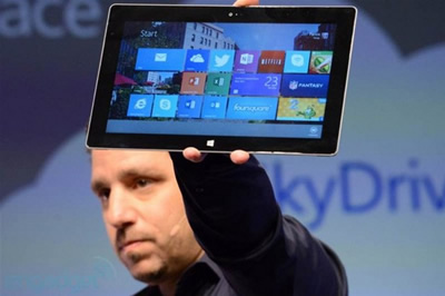 „Microsoft“ atsisakė planų išleisti kompaktišką „Surface“ versiją