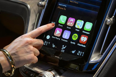 „Audi“, „Dodge“ ir dar 7 automobilių gamintojai prisijungs prie „CarPlay“ palaikymo