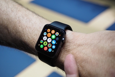 „Apple Watch“ pardavimai nuo išleidimo krito 90 procentų