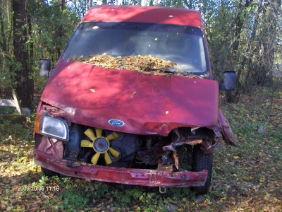 Senų automobilių dalys ir toliau keliauja į sąvartynus ar į pakeles