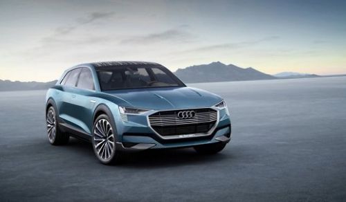 „Audi“ Frankfurte parodė technologijų prikimštą SUV elektromobilį