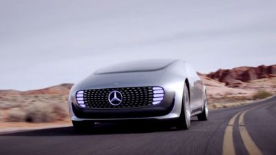 „Mercedes“ netaps „Apple“ automobilio gamintoja