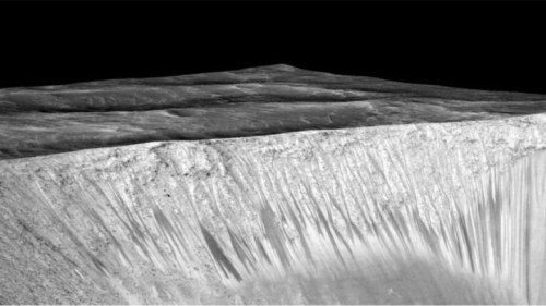 NASA mokslininkai patvirtino: Marse yra skysto vandens