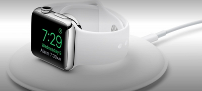 „Apple“ išleido „Apple Watch“ įkraunantį stovą