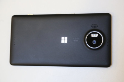 Telefonai, kurie virsta kompiuteriais: „Lumia 950“ ir „Lumia 950 XL“ apžvalga