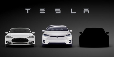 „Tesla“ pateikė daugiau užuominų apie „Model 3“