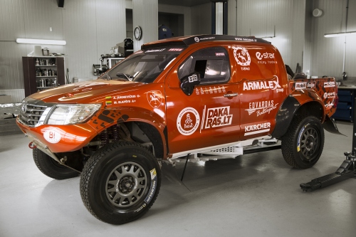 KTU „Elektros dienose“ – pirmą kartą į Kauną atvyksiantis Dakaro bolidas „Toyota Overdrive Hilux“