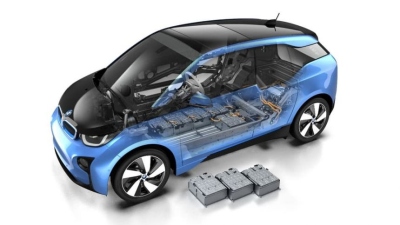 „BMW i3“ nuvažiuos iki 50 proc. toliau