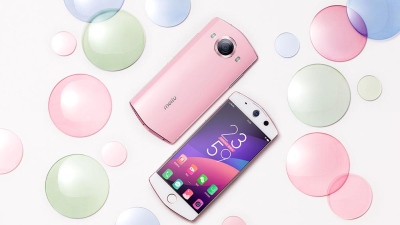 „Meitu M6S“ anonsas: stilingas išmanusis asmenukių mėgėjoms