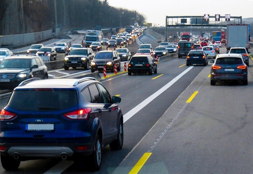 Nuo spūsčių gatvėse iki karinės technikos: Lietuvos universitetų tyrėjaikonsoliduoja pajėgas transporto sistemos vystymui