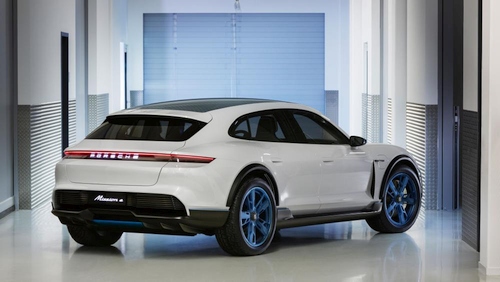 Ženevoje stebinęs koncepcinis „Porsche Mission E Cross Turismo“ išriedės į gatves