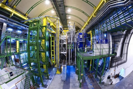 CERN LHCb detektorius © CERN