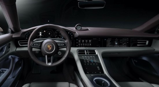 „Porsche“ pristato naują „Taycan“ versiją