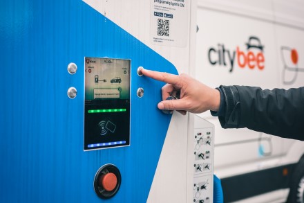 „CityBee“ pradėjo parko elektrifikaciją: į gatves paleisti naujieji elektromobiliai