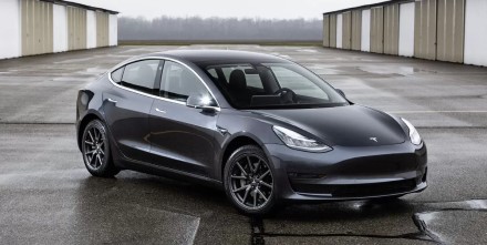 „Model 3“ ir konkurentų rinkos pozicijos