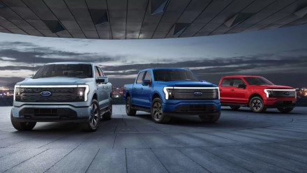 „Ford“ pristatė šimtmečio evoliuciją: kuo ypatingas pigusis „F-150 Lightning“ pikapas?